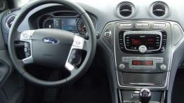 Ford Mondeo 2.5T 2007 - galeria redakcyjna - kokpit