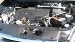 Honda FR-V 2.2 i-CTDi - pokrywa silnika otwarta