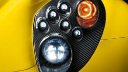 Alfa Romeo 4C Spider (2015) - wersja europejska - lewy przedni reflektor - włączony