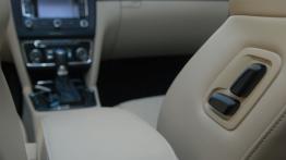 Skoda Superb II Kombi Facelifting - galeria redakcyjna - sterowanie regulacją foteli