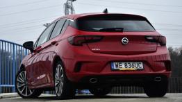 Opel Astra 1.6 Turbo 200 KM - galeria redakcyjna - widok z tyłu