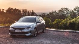 Kia Optima Kombi PHEV 2.0 GDi 205 KM - galeria redakcyjna - widok z przodu