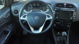 Lancia Delta - czarna twardzielka