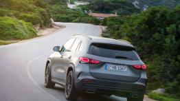 Nowy Mercedes GLA bardziej w stylu SUV-a