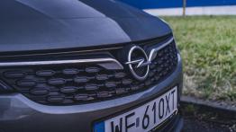 Opel Astra 1.2 Turbo 130 KM - galeria redakcyjna - widok z przodu