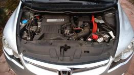 Honda Civic 4d Hybrid - pokrywa silnika otwarta