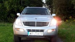 Ssangyong Rexton 270 Xdi - przód - reflektory włączone