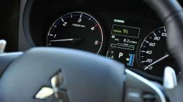 Mitsubishi Outlander 2.2 DID Intense Plus 4WD - galeria redakcyjna - zestaw wskaźników