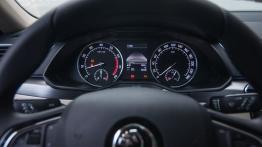 Skoda Superb 1.4 TSI 150 KM - galeria redakcyjna - zestaw wskaźników