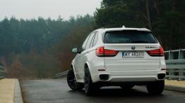 BMW X5 F15 M50d 381KM - galeria redakcyjna - widok z tyłu