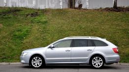 Skoda Superb II Kombi 2.0 TDI CR DPF 170KM - galeria redakcyjna - lewy bok