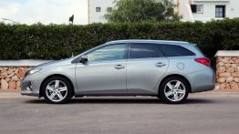 Toyota Auris II Touring Sports - galeria redakcyjna - lewy bok