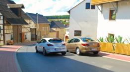 Opel Astra J Facelifting - galeria redakcyjna - widok z tyłu