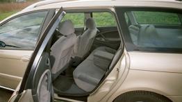 Citroen C5 II Break 2.0 HDi 138KM - galeria redakcyjna - widok ogólny wnętrza