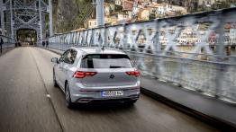 Ponadczasowy samochód, który nieustannie ewoluuje - jaka jest ósma generacja Golfa? 