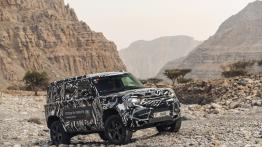 Czy nowy Land Rover Defender z godnością zastąpi kultowego poprzednika?