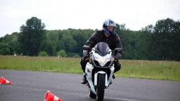 Wyższa szkoła jazdy Suzuki - prędkość może być bezpieczna