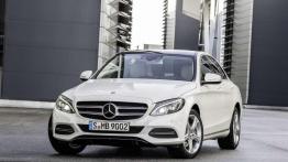 Mercedes-Benz Klasy C - w pogoni za lekkością