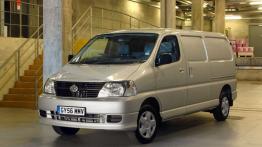 Toyota Hiace - wersja przedłużona - widok z przodu