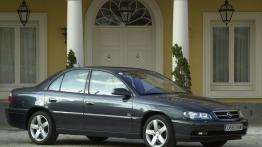 Opel Omega - prawy bok