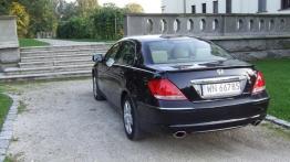 Honda Legend - widok z tyłu