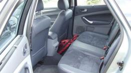 Ford Mondeo 2.5T 2007 - galeria redakcyjna - tylna kanapa
