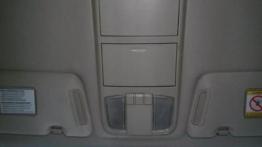 Ssangyong Rexton 270 Xdi - lampka pod sufitem