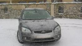 Ford Focus 2.0 TDCi Ghia - galeria redakcyjna - widok z przodu