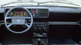 Lancia Prisma - pełny panel przedni