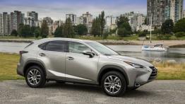 Lexus NX 200t (2015) - wersja amerykańska - prawy bok