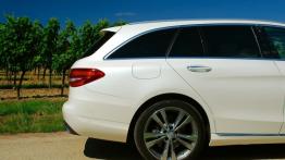 Mercedes Klasa C W205 Kombi - galeria redakcyjna - prawe tylne nadkole