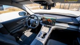 Chery Tiggo 8 Super Hybrid Prestige nie jest złe, lecz padło ofiarą większego brata