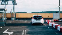 Nissan Leaf – nauka jazdy od nowa