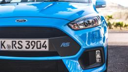 Ford Focus RS - niebieski terrorysta