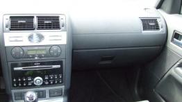 Ford Mondeo 3.0 Titanium - galeria redakcyjna - konsola środkowa