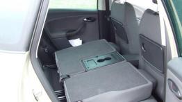Seat Altea XL 2.0 TDI Stylance - tylna kanapa złożona, widok z boku