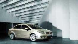 Fiat Linea - prawy bok