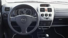 Opel Agila - kokpit