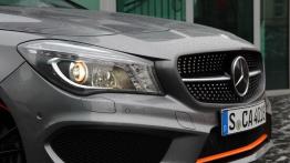 Mercedes CLA Shooting Brake - galeria redakcyjna - prawy przedni reflektor - włączony