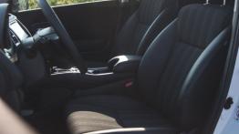 Honda HR-V 1.5 i-VTEC 130 KM (cz.3) - galeria redakcyjna - widok ogólny wnętrza z przodu