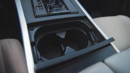 Mazda CX-9 3.7 V6 277 KM - galeria redakcyjna - uchwyt na kubek