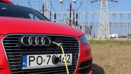 Audi A3 8V Sportback e-tron 204KM - galeria redakcyjna - gniazdo ładowania w pasie przednim