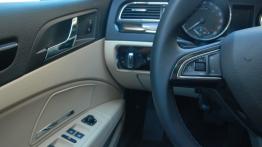 Skoda Superb II Kombi Facelifting - galeria redakcyjna - sterowanie w kierownicy