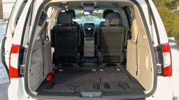 Lancia Voyager Van 3.6 V6 283KM - galeria redakcyjna - bagażnik