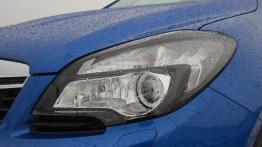 Opel Mokka SUV 1.4 Turbo Ecotec 140KM - galeria redakcyjna - lewy przedni reflektor - wyłączony