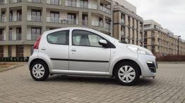 Peugeot 107 Hatchback 5d Facelifting 2012 1.0 VTI 68KM - galeria redakcyjna - prawy bok