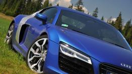 Audi R8 Coupe Facelifting 5.2 FSI 525KM - galeria redakcyjna - prawy przedni reflektor - włączony