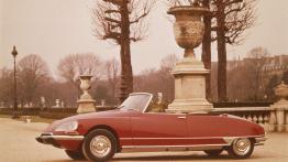 Citroen DS - Z kosmosu? Z nieba? Na pewno nie z tego świata