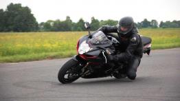 Wyższa szkoła jazdy Suzuki - prędkość może być bezpieczna