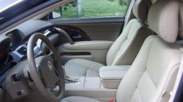 Honda Legend - widok ogólny wnętrza z przodu